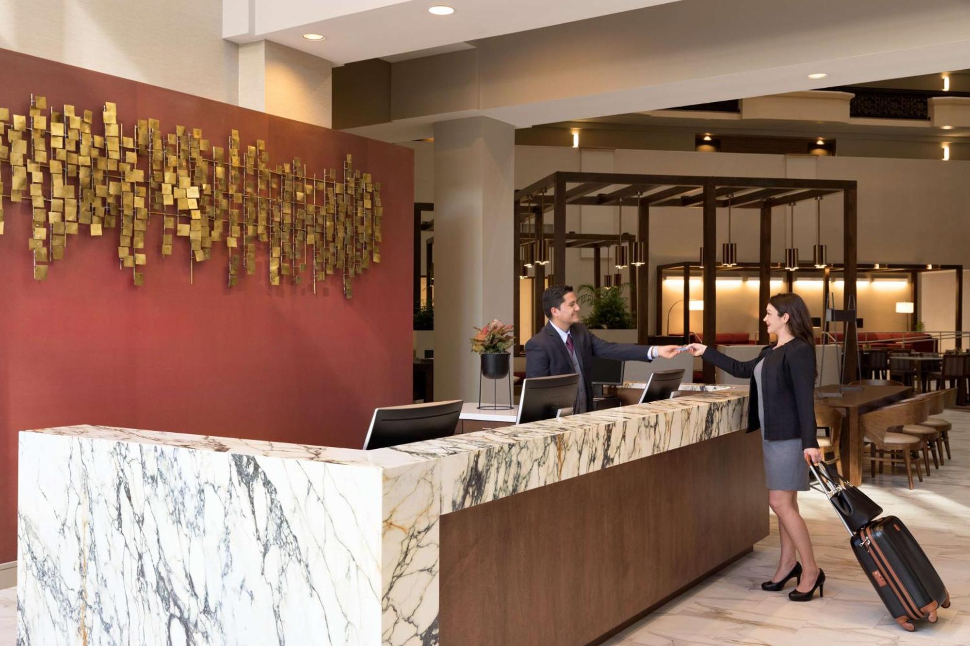 Embassy Suites By Hilton Phoenix Downtown North Exterior photo